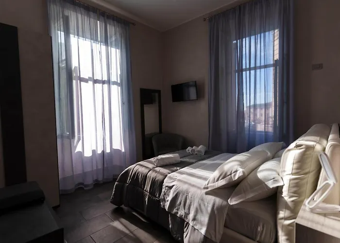 Julia Luxury בית הארחה 4*