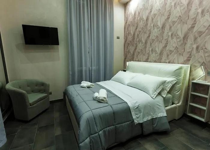 Julia Luxury בית הארחה 4*