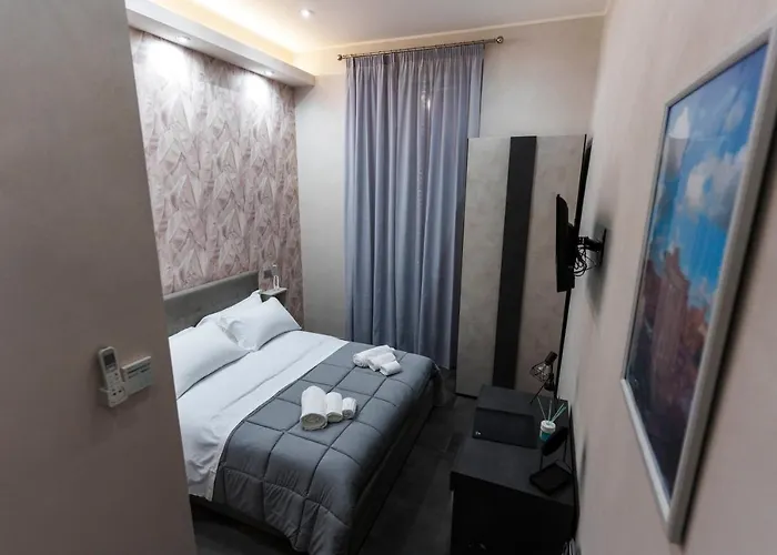 בית הארחה Julia Luxury 4*